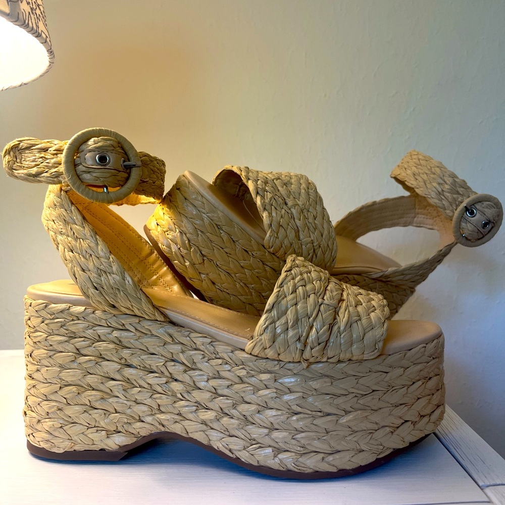 Marc Fisher Flatform Sandals Women’s Sz 8 NWT/ NBW